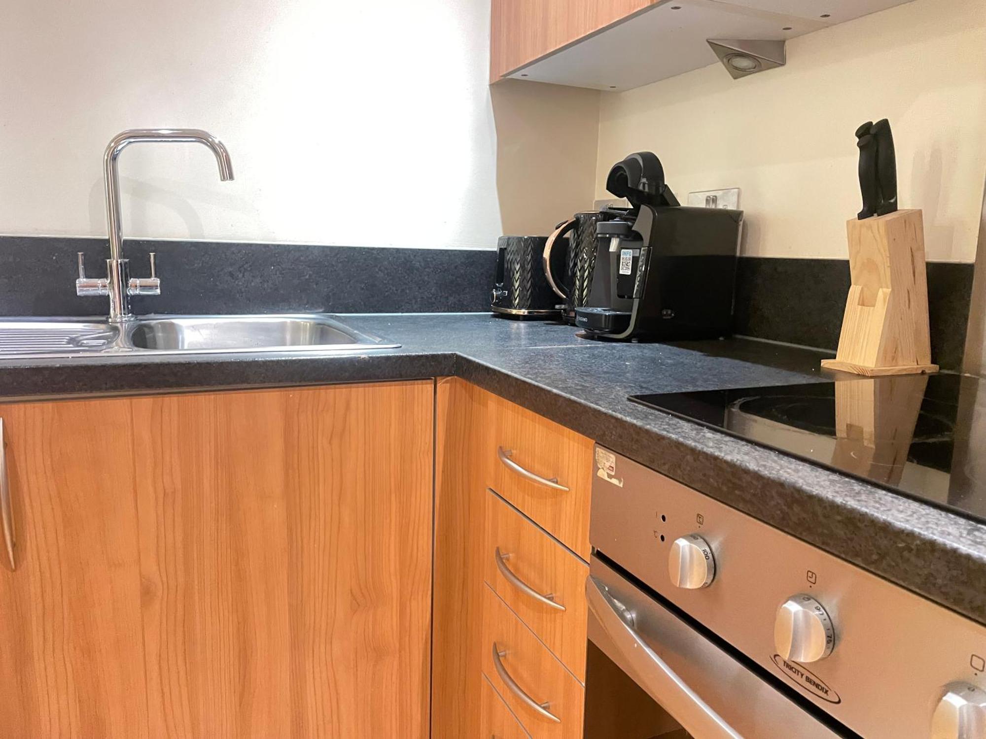 Apartment Centre - Chinatown 1bed *