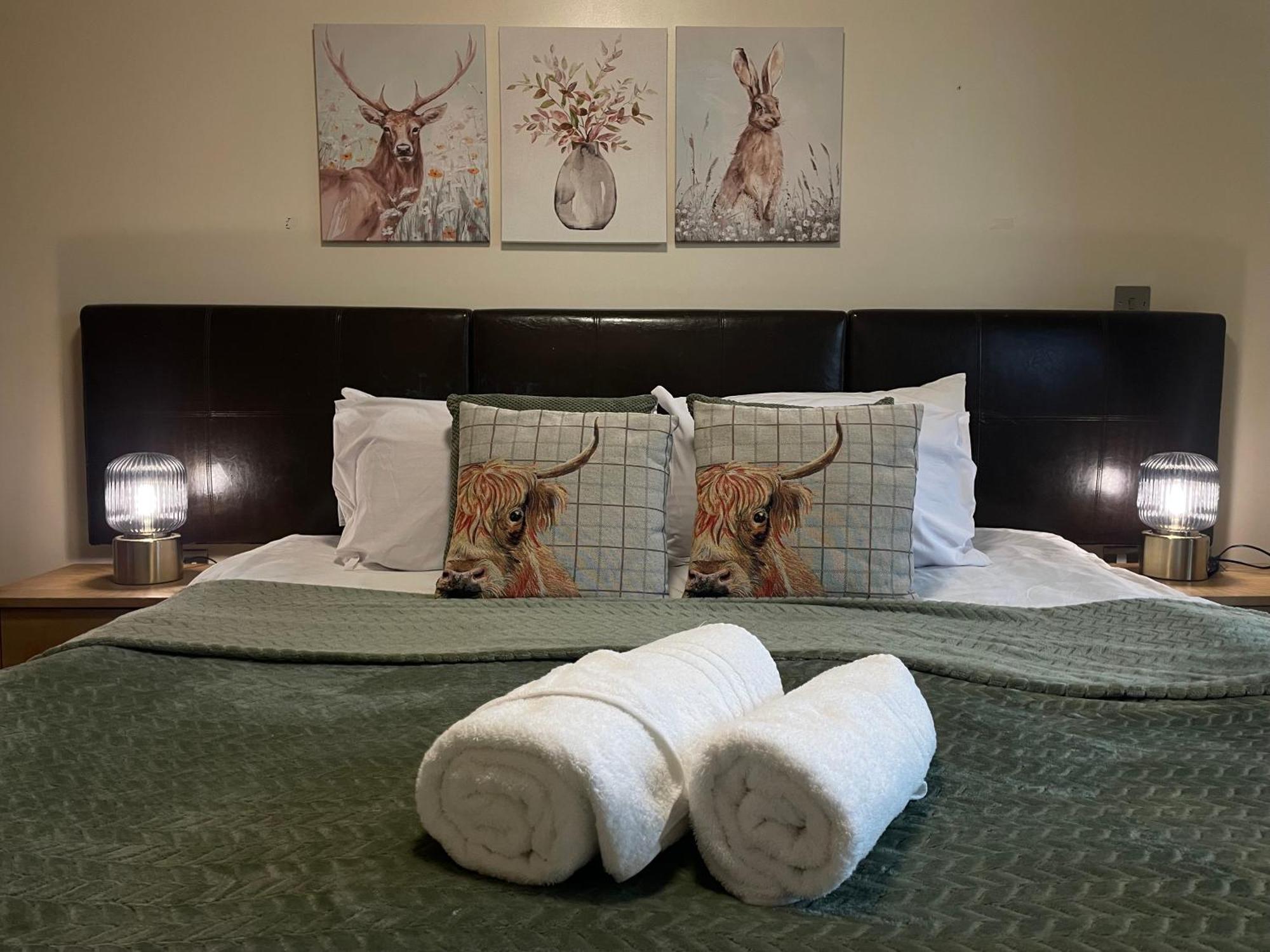 Centre - Chinatown 1bed Apartment *