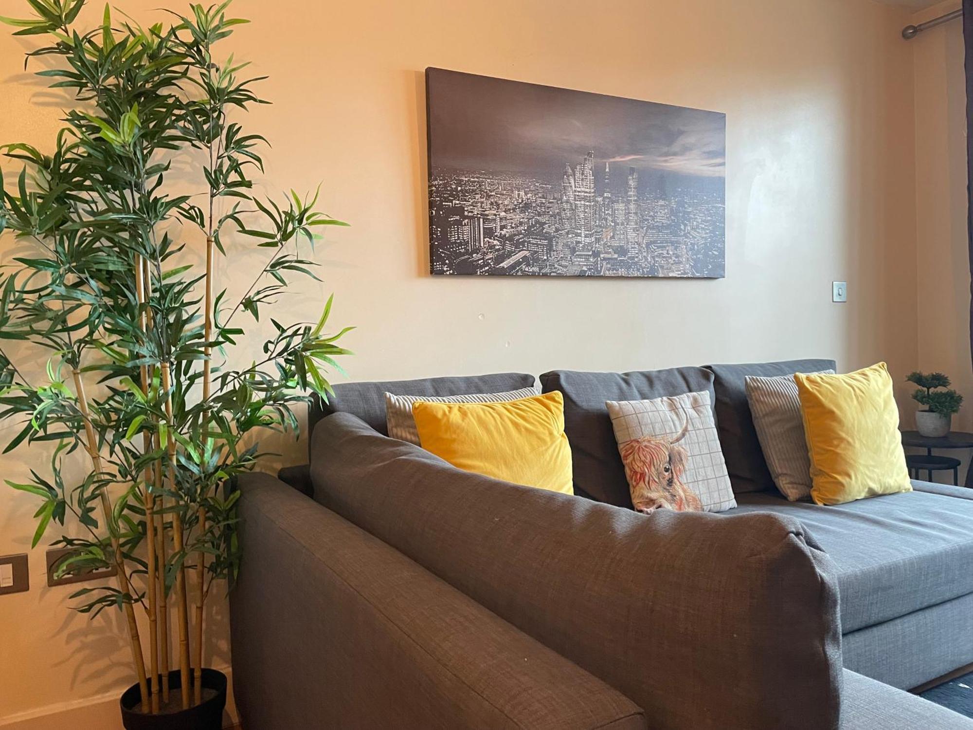 Apartment Centre - Chinatown 1bed *
